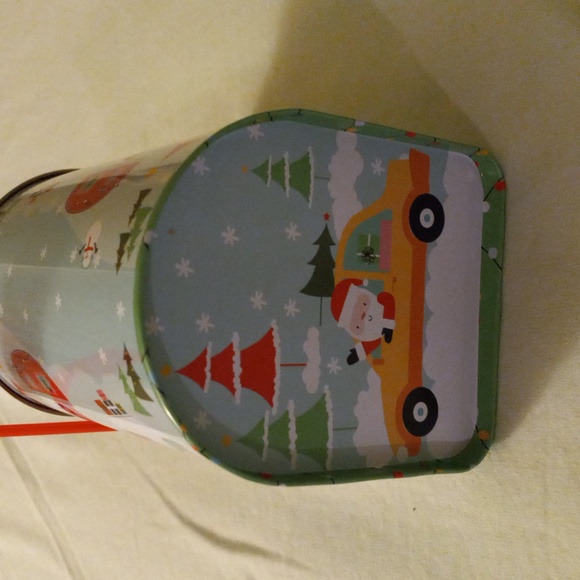 Santa & Penguin Snow Scene Christmas π Mailbox π¬ - Picture 5 of 5